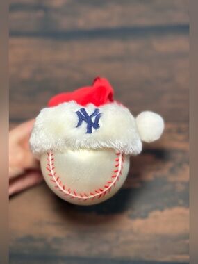 MLB NY Yankees Baseball Santa Hat Christmas Tree Vintage Holiday Ornament